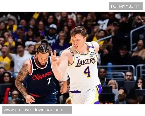 东契奇全能表现助力独行侠湖人背靠背战胜快船实现六连胜